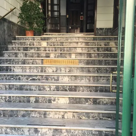 Rent Colosseum Guest house